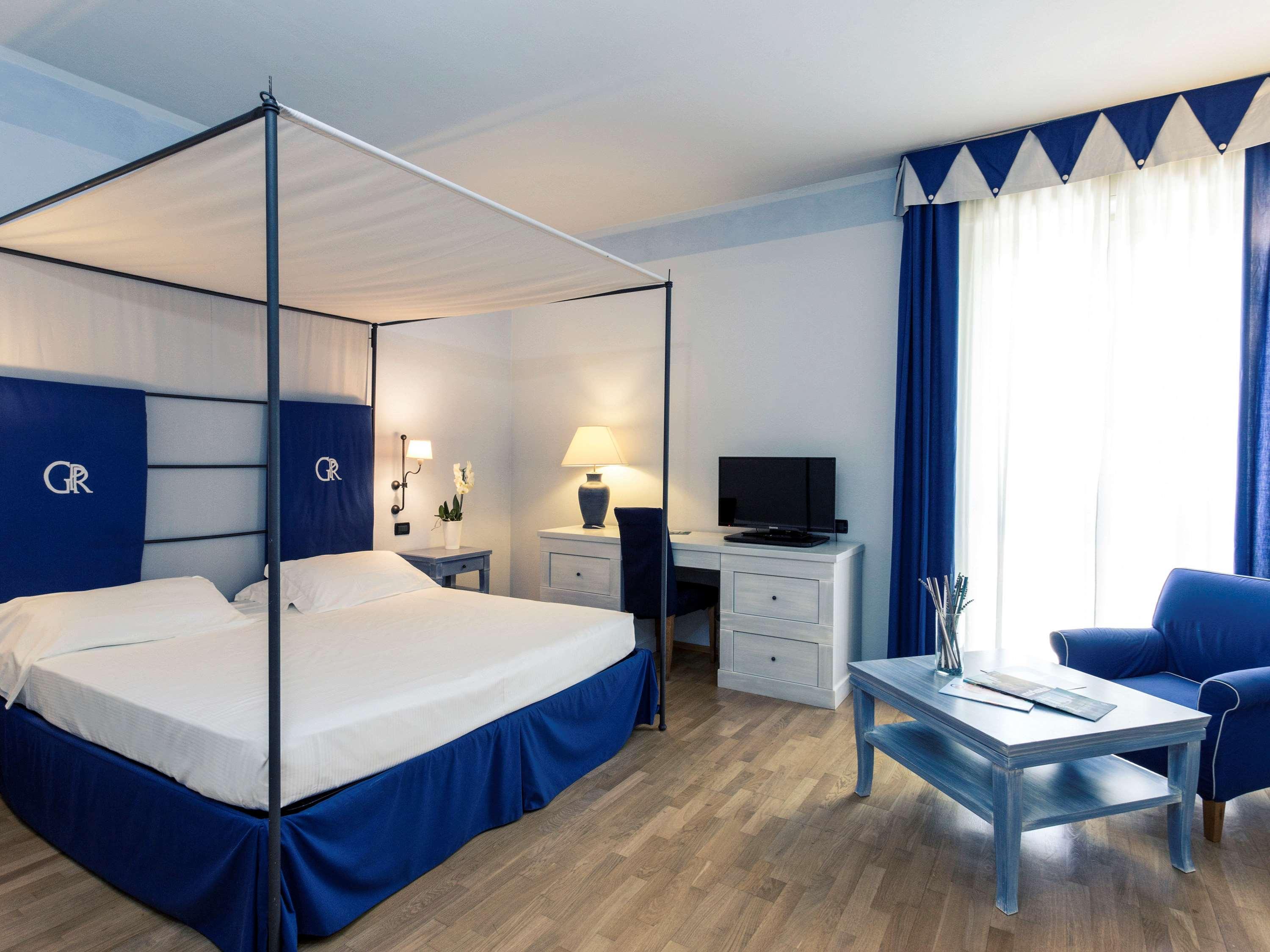 Th Tirrenia - Green Park Resort Esterno foto